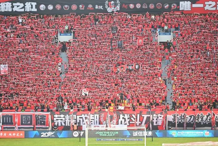 切尔西在今年夏天的要价是4000万欧，这也是他们此前与国米商定的买断金额，但是该协议最终被取消。